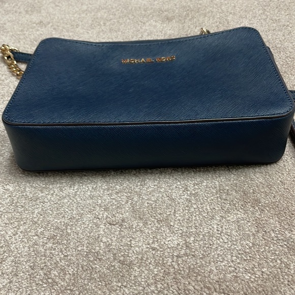 Michael Kors Jet Set Travel chain Crossbody bag - Picture 8 of 9